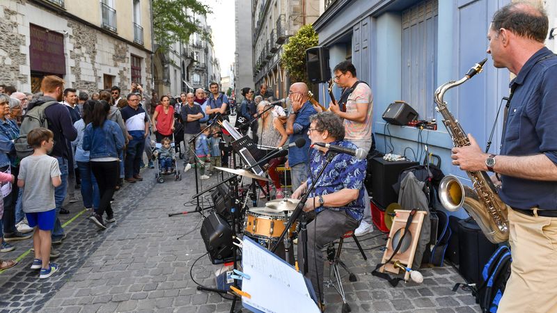 Amateurs ou professionnels, chanteurs et musiciens peuvent investir les rues et proposer des concerts tout au long de la soirée dans le centre-ville de Nantes (ici, l’édition 2019 © Stephan Menoret).