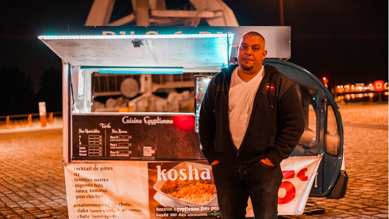Amir Youssef est à la tête de Bilo Dilo, un food-truck qui sert une cuisine végétarienne égyptienne. © Garance Wester