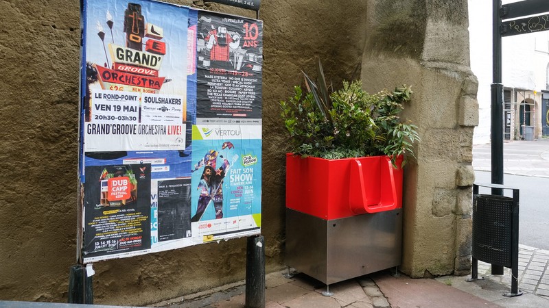 Un uritrottoir est implanté rue du Moulin à Nantes.