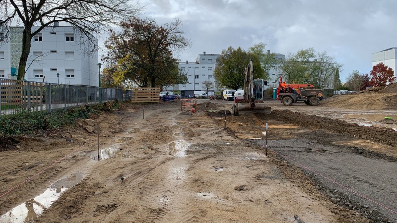 Création d'une nouvelle voie longeant le gymnase en construction et rejoignant la rue de la Dordogne et le Bd Emile Romanet
